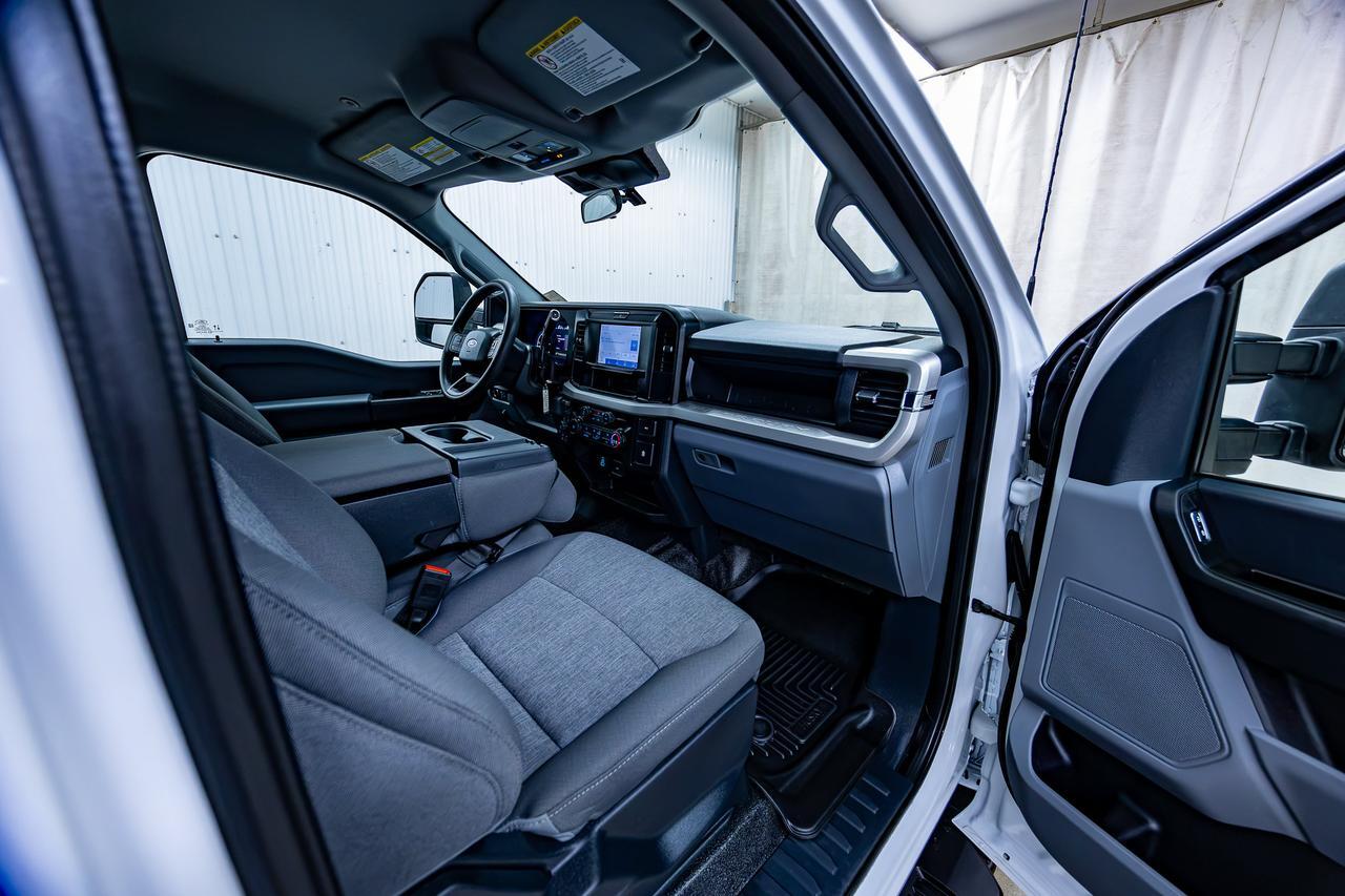 2025 Ford F-350 4x4 Crew Cab XL Longbox Diesel Bcam Red Deer AB