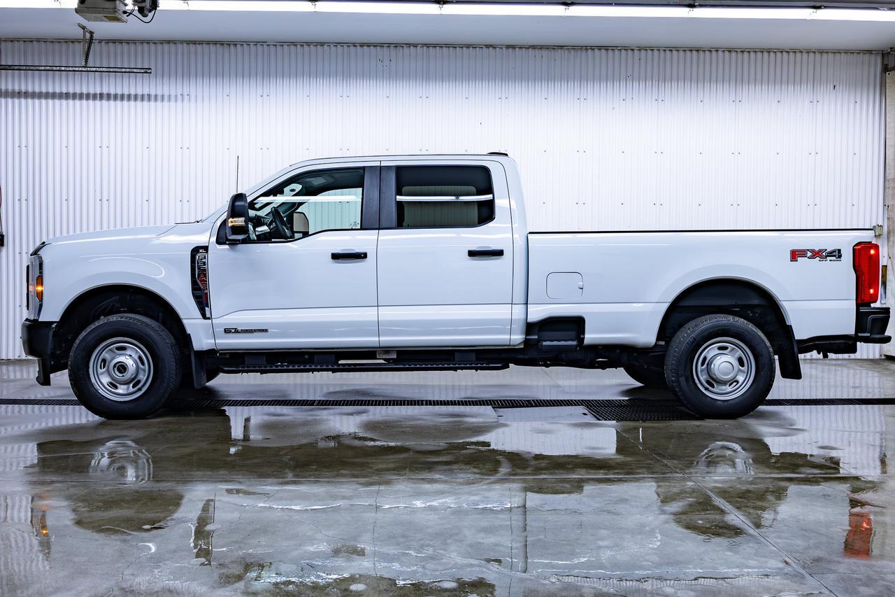 2025 Ford F-350 4x4 Crew Cab XL Longbox Diesel Bcam Red Deer AB