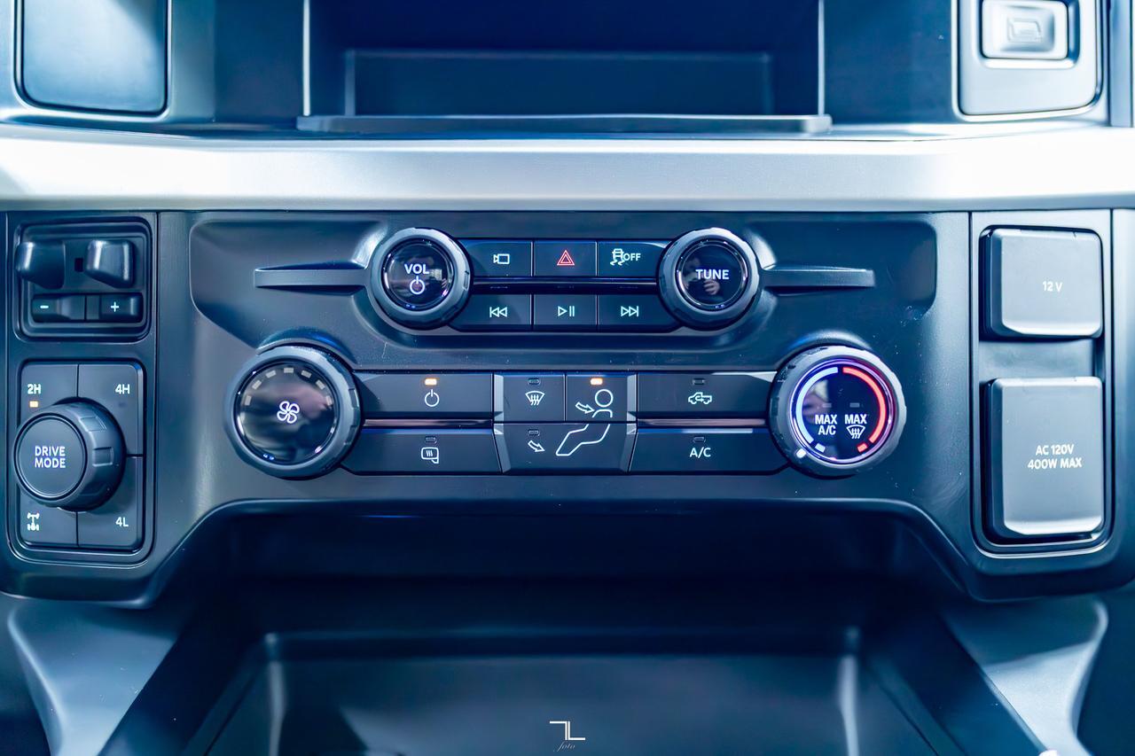 2025 Ford F-350 4x4 Crew Cab XLT Deck BCam Red Deer AB