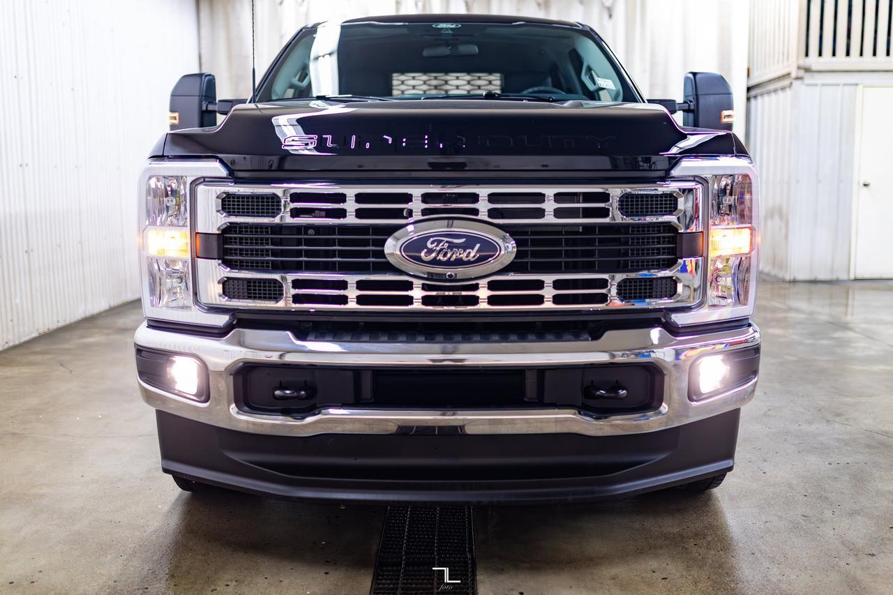 2025 Ford F-350 4x4 Crew Cab XLT Deck BCam Red Deer AB