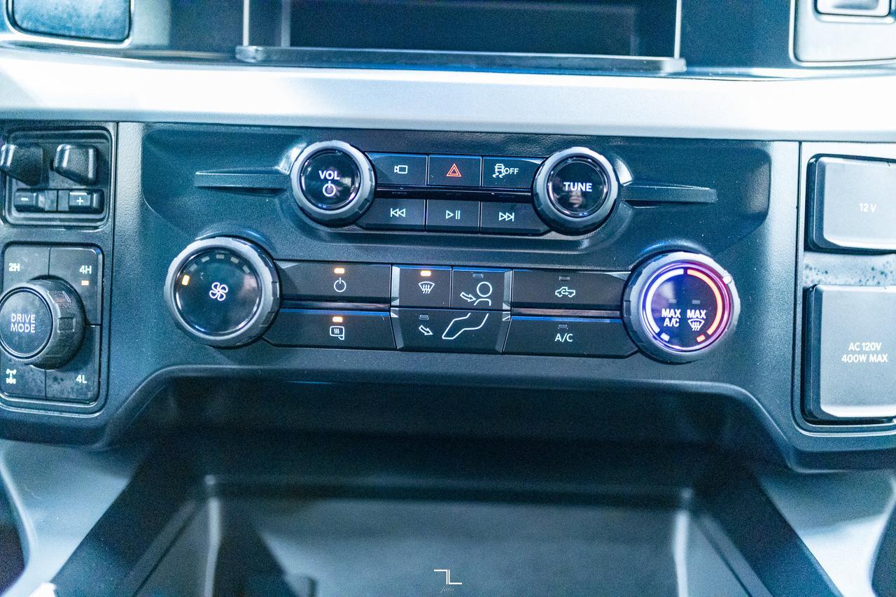 2025 Ford F-350 4x4 Crew Cab XLT Deck PSeat BCam Red Deer AB