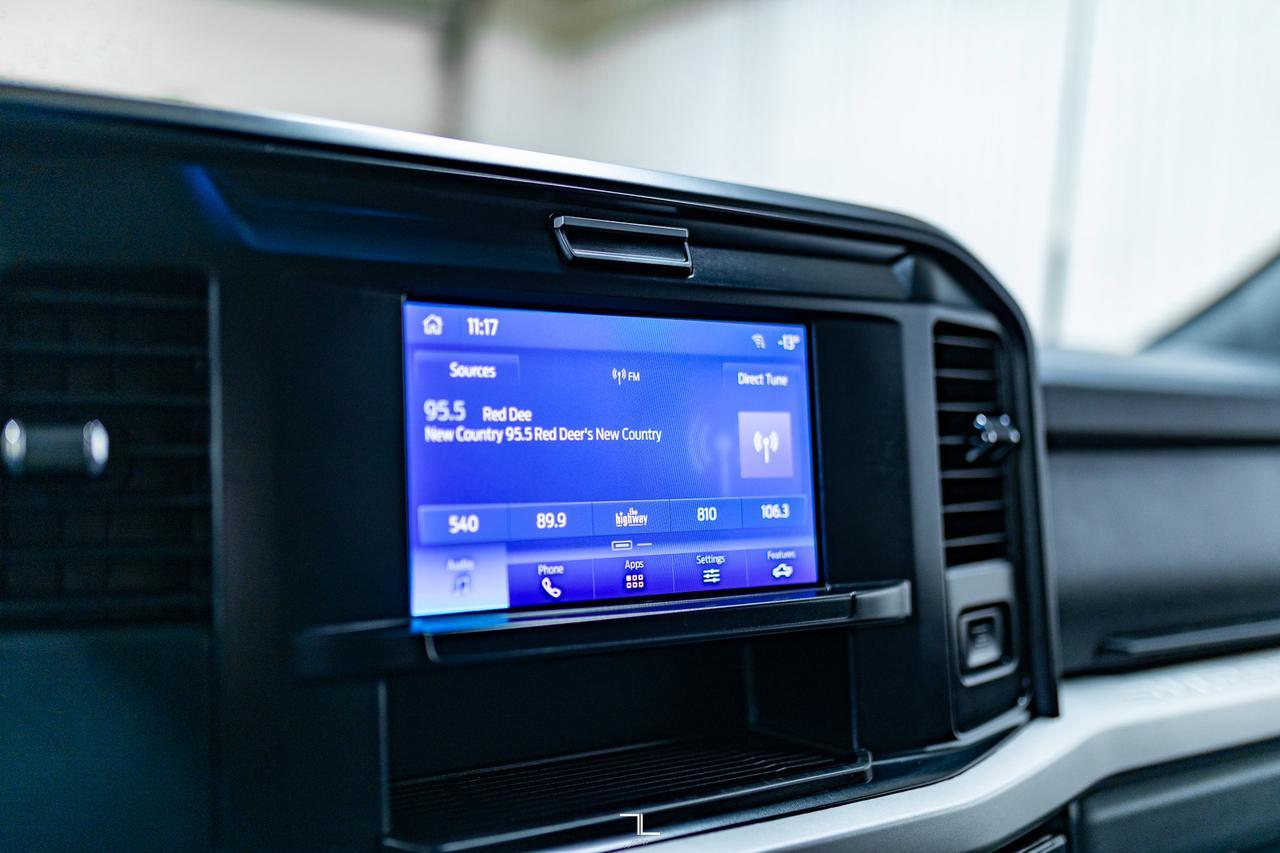 2025 Ford F-350 4x4 Crew Cab XLT Deck PSeat BCam Red Deer AB