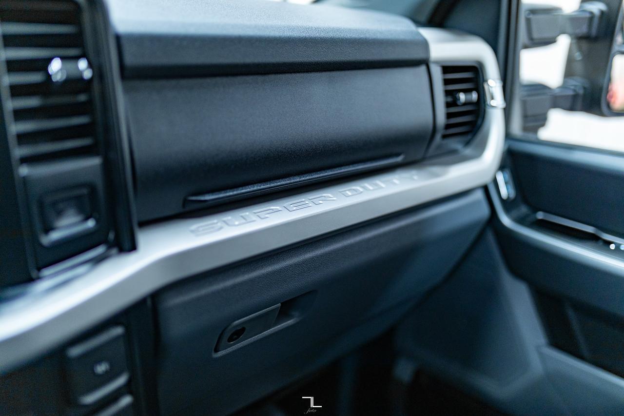 2025 Ford F-350 4x4 Crew Cab XLT Deck PSeat BCam Red Deer AB