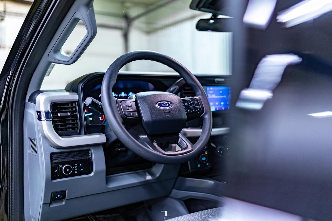 2025 Ford F-350 4x4 Crew Cab XLT Deck PSeat BCam Red Deer AB