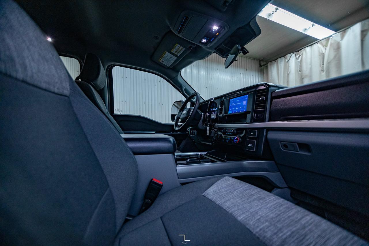 2025 Ford F-350 4x4 Crew Cab XLT Deck PSeat BCam Red Deer AB