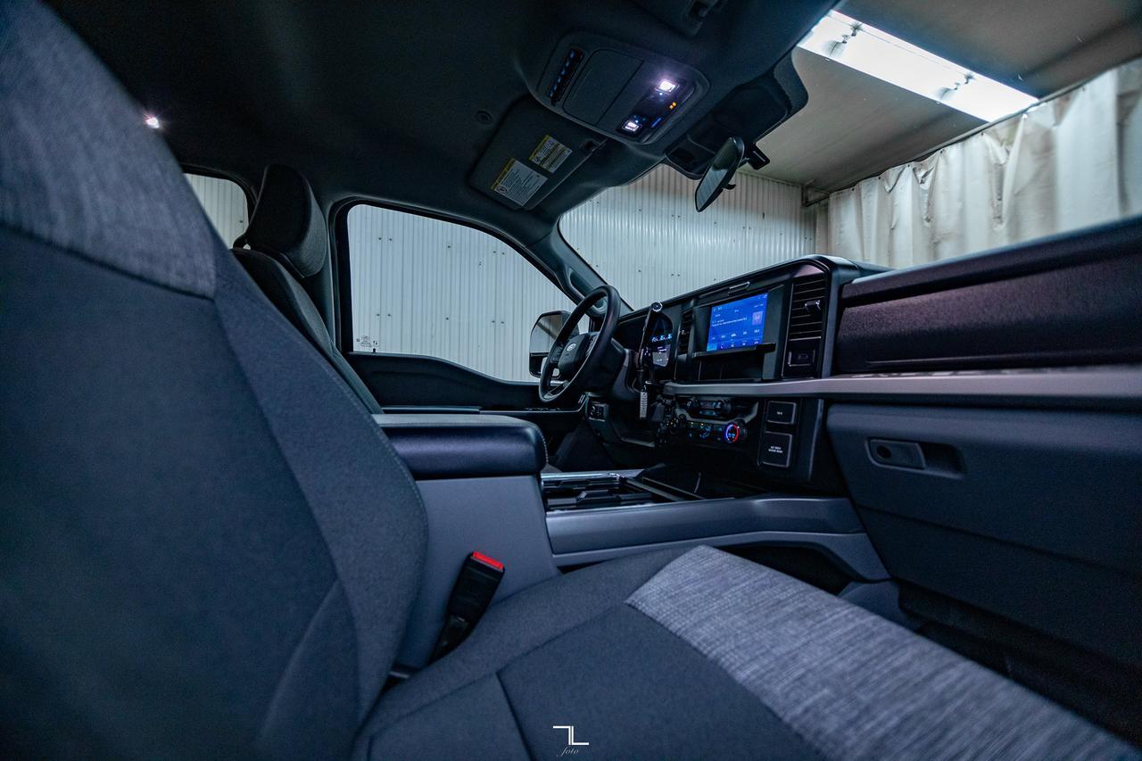 2025 Ford F-350 4x4 Crew Cab XLT Deck PSeat BCam Red Deer AB