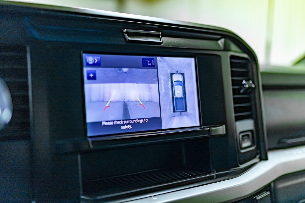 2025 Ford F-350 4x4 Crew Cab XLT Deck PSeat BCam Red Deer AB