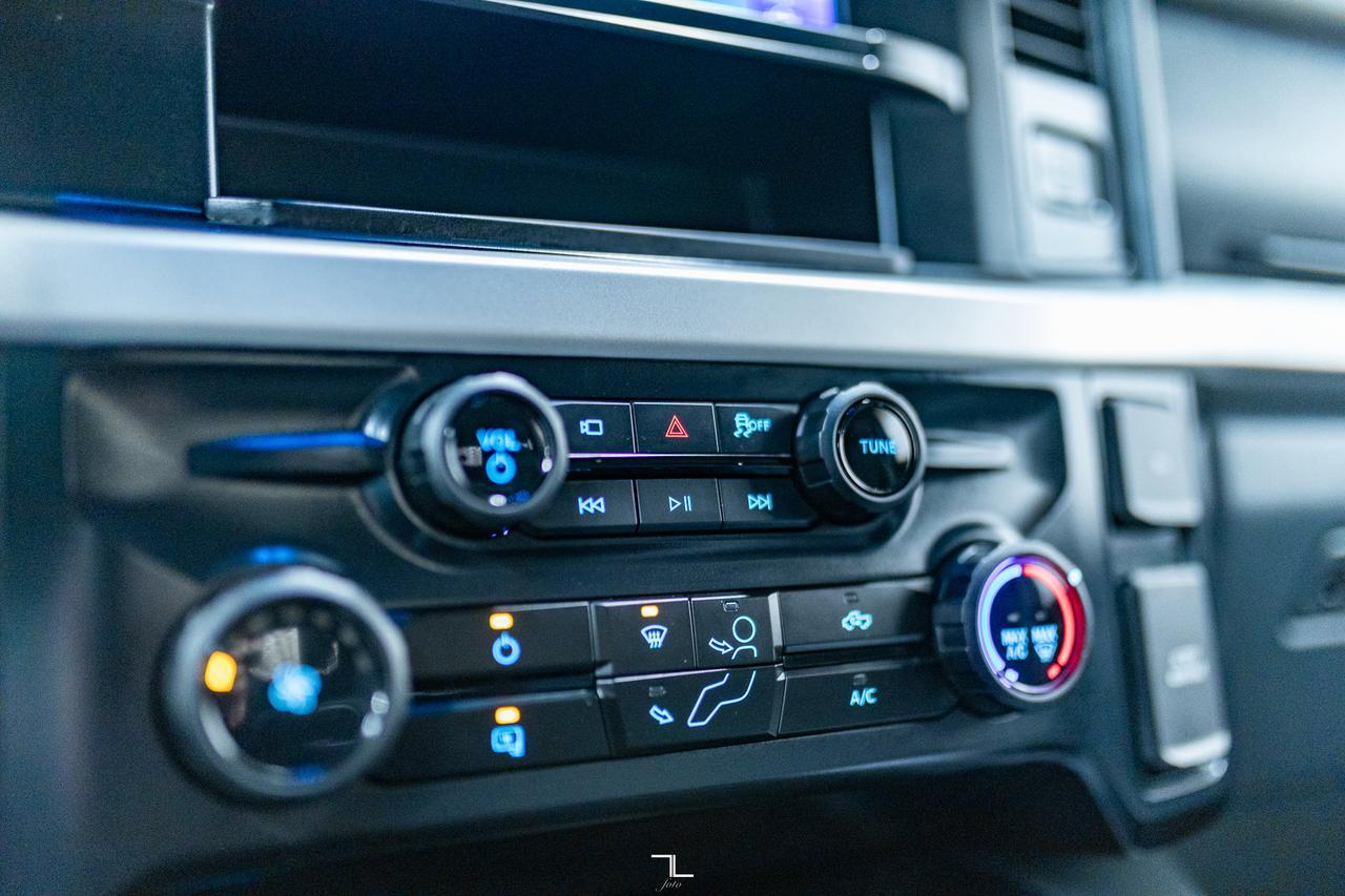 2025 Ford F-350 4x4 Crew Cab XLT Deck PSeat BCam Red Deer AB