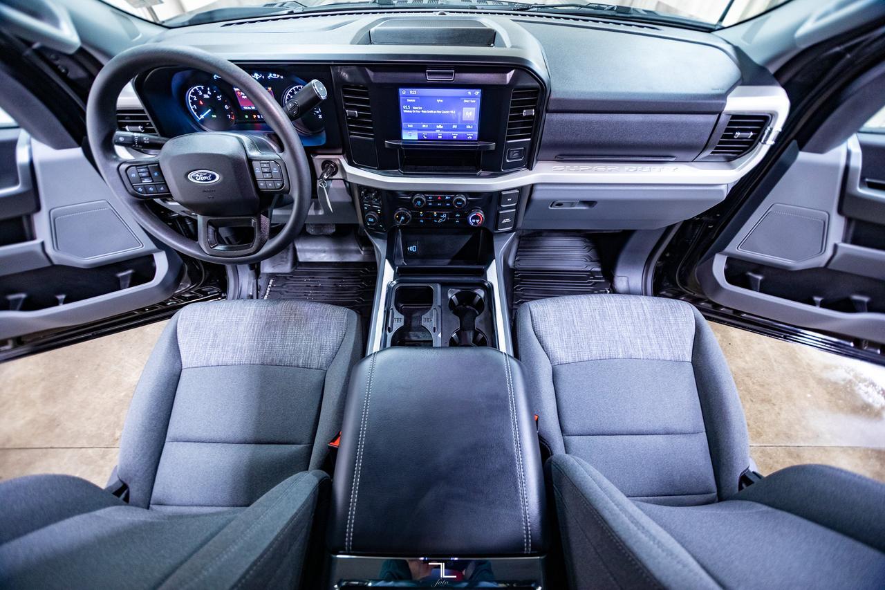 2025 Ford F-350 4x4 Crew Cab XLT Deck PSeat BCam Red Deer AB