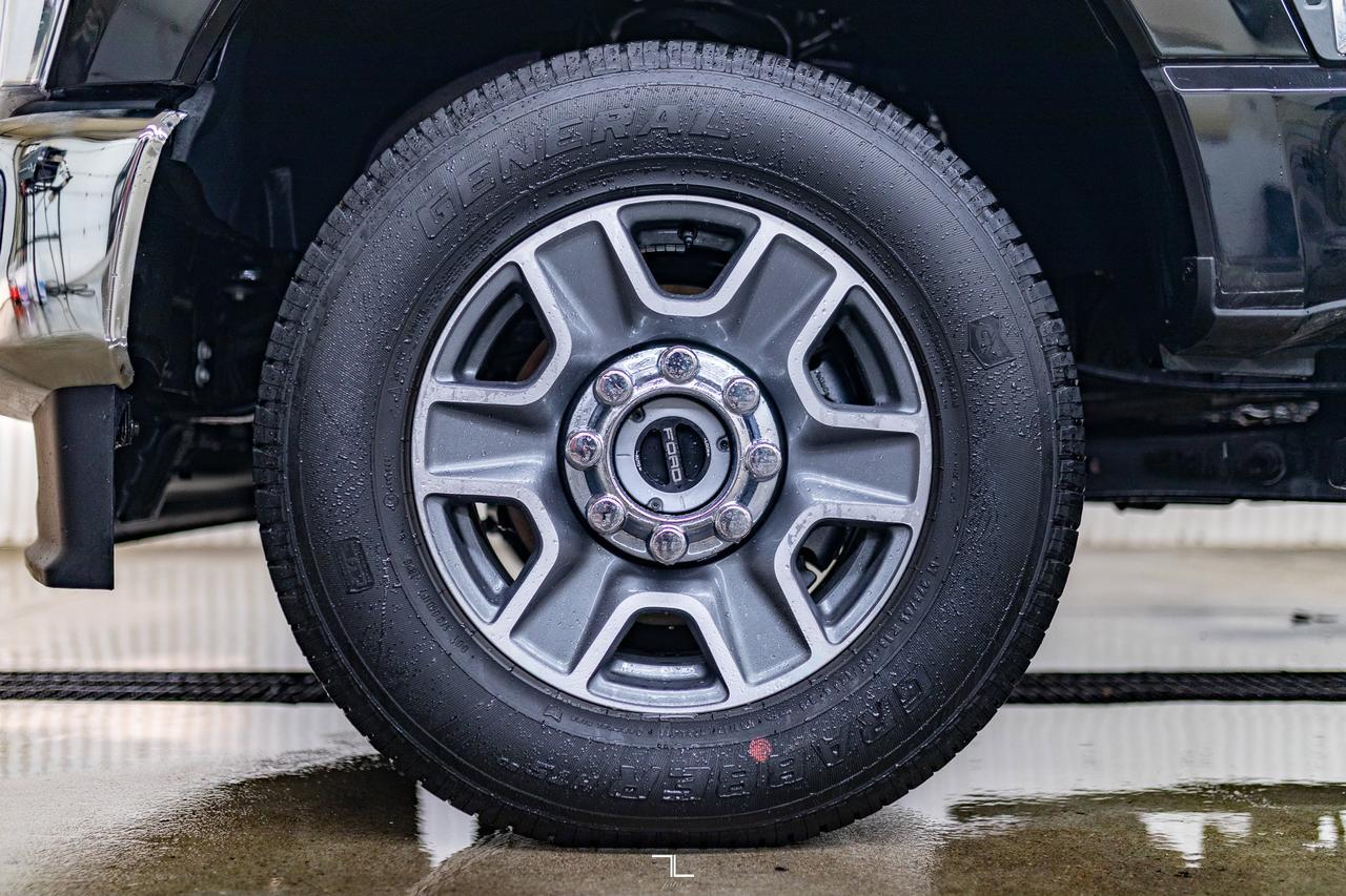 2025 Ford F-350 4x4 Crew Cab XLT Deck PSeat BCam Red Deer AB