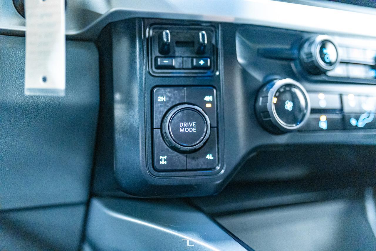 2025 Ford F-350 4x4 Crew Cab XLT Deck PSeat BCam Red Deer AB