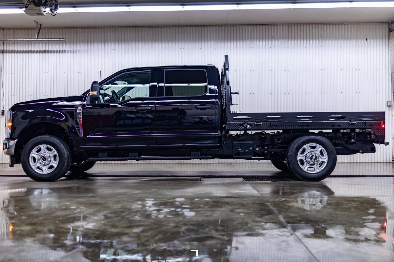 2025 Ford F-350 4x4 Crew Cab XLT Deck PSeat Red Deer AB