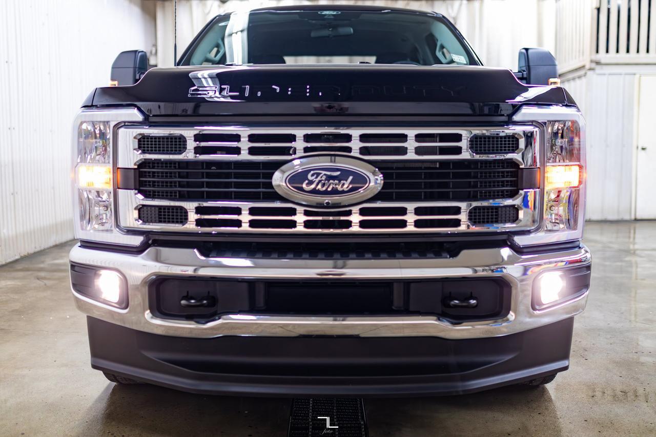 2025 Ford F-350 4x4 Crew Cab XLT Longbox PSeat BCam Red Deer AB
