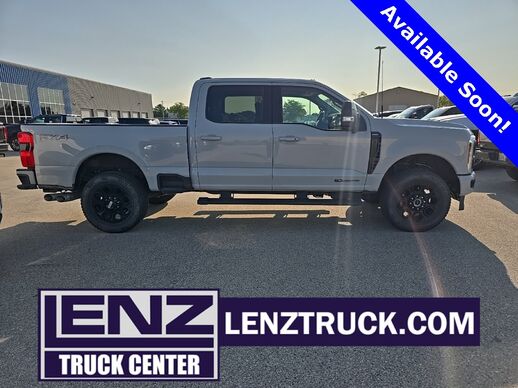 2025_Ford_F-350 SRW Super Duty_4x4 Crew Cab Lariat_ Fond du Lac WI