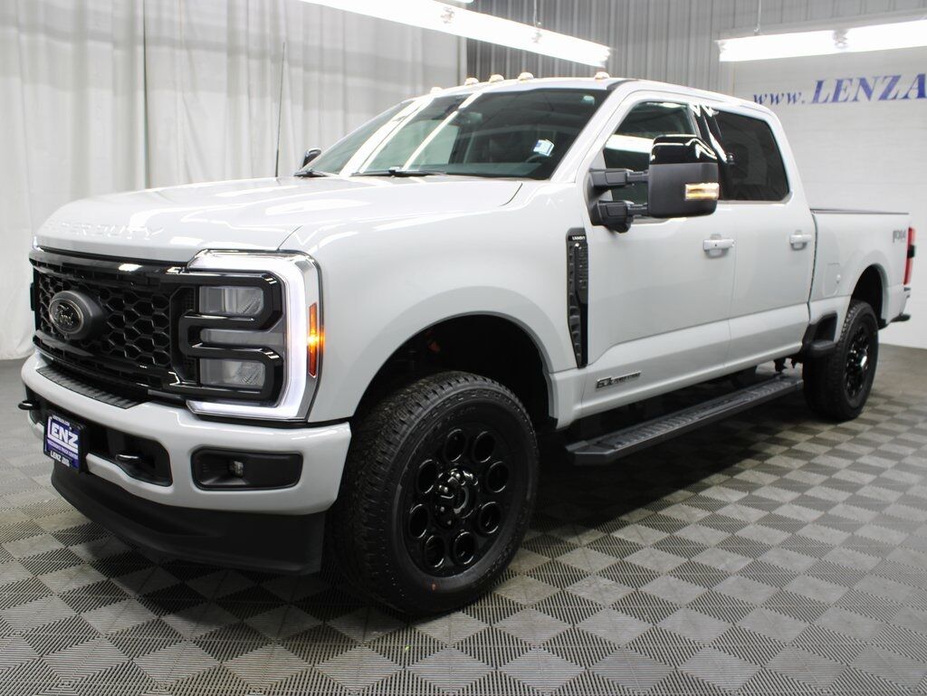 2025 Ford F-350 Super Duty 4x4 Crew Cab Lariat SRW Fond du Lac WI