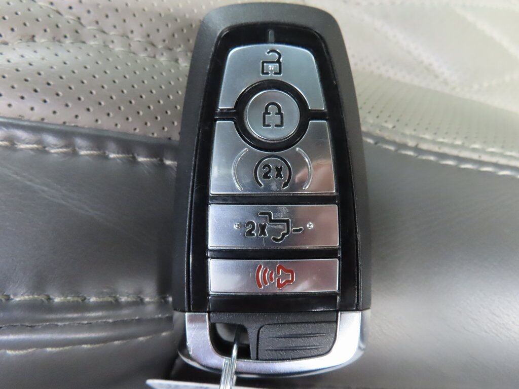 2025 Ford F-350 Super Duty 4x4 Crew Cab Platinum SRW Fond du Lac WI