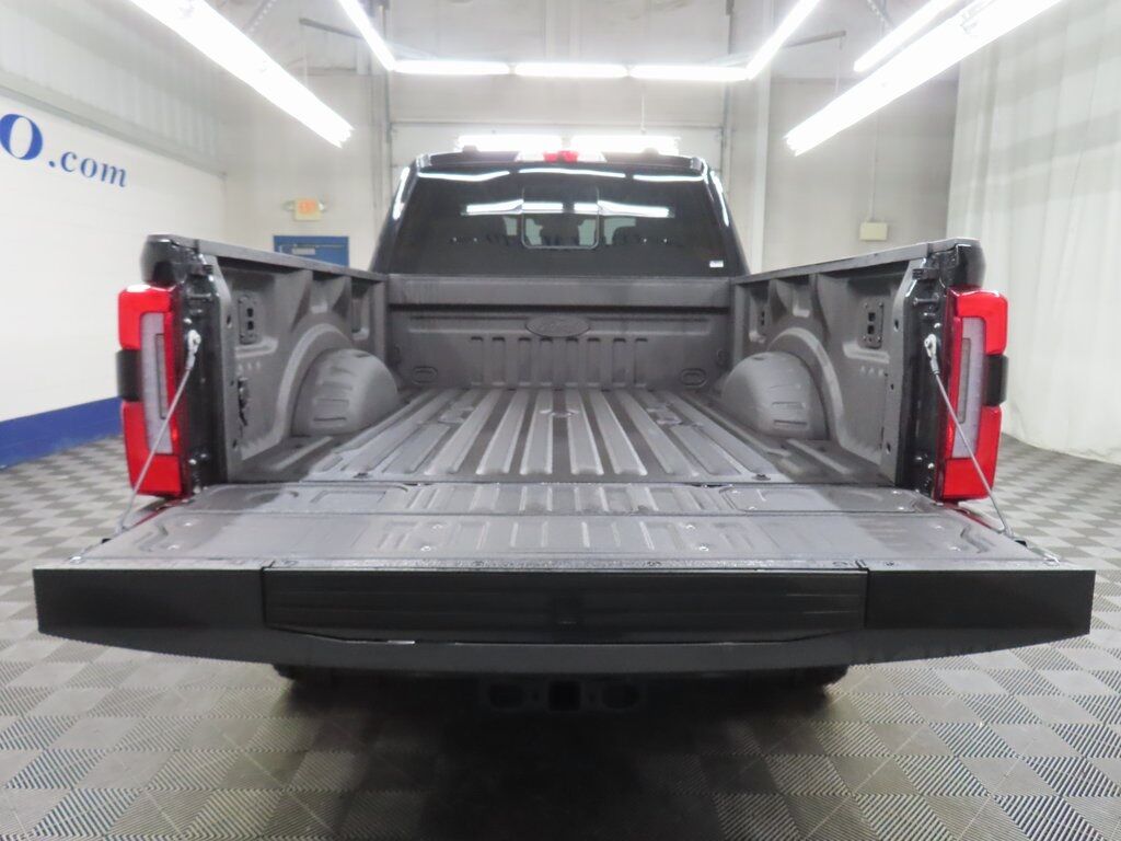 2025 Ford F-350 Super Duty 4x4 Crew Cab Platinum SRW Fond du Lac WI