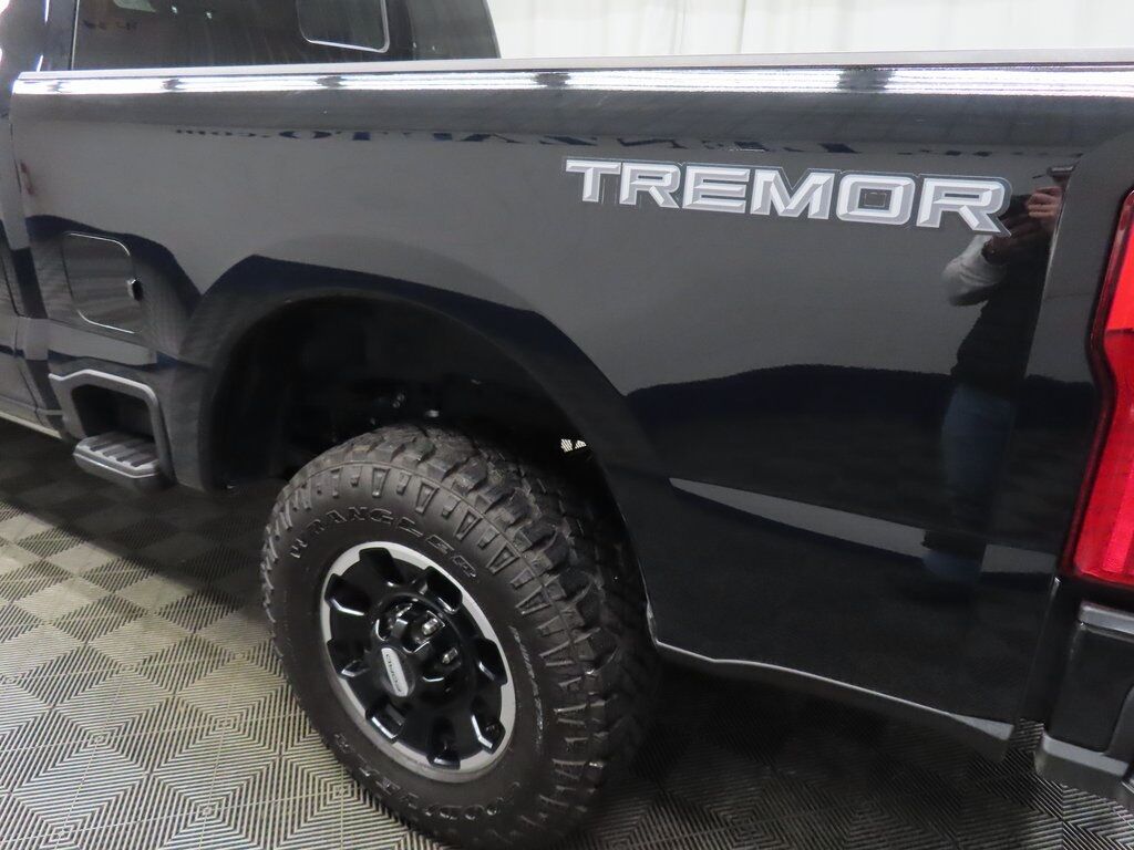 2025 Ford F-350 Super Duty 4x4 Crew Cab Platinum SRW Fond du Lac WI