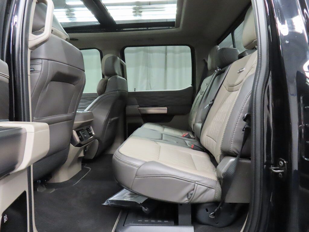 2025 Ford F-350 Super Duty 4x4 Crew Cab Platinum SRW Fond du Lac WI