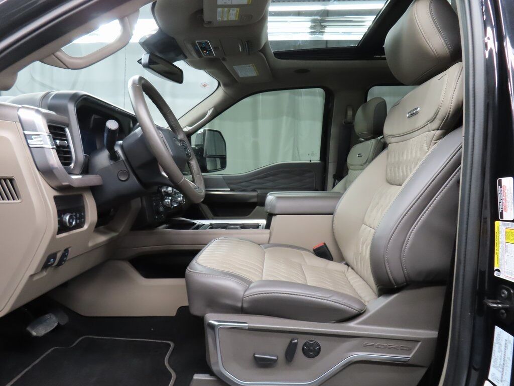 2025 Ford F-350 Super Duty 4x4 Crew Cab Platinum SRW Fond du Lac WI