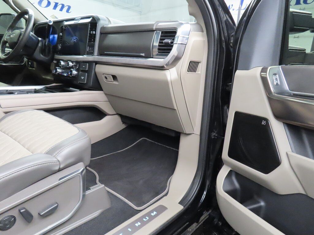 2025 Ford F-350 Super Duty 4x4 Crew Cab Platinum SRW Fond du Lac WI