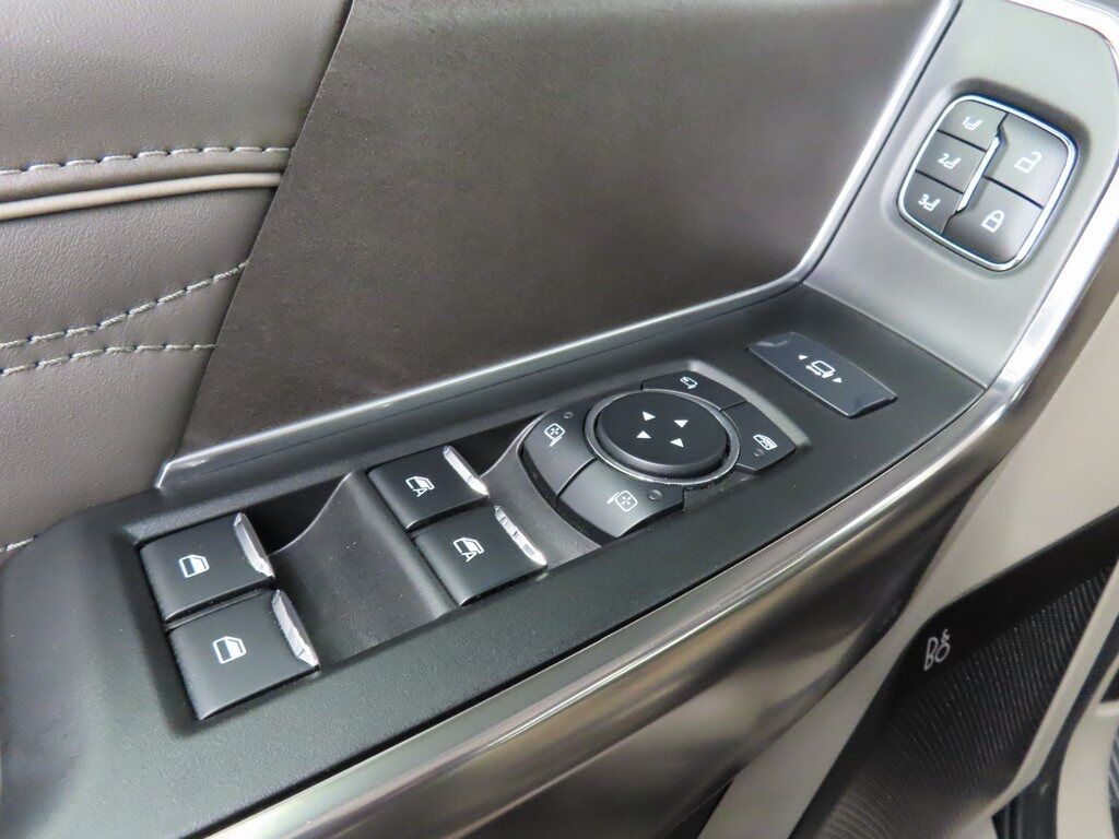 2025 Ford F-350 Super Duty 4x4 Crew Cab Platinum SRW Fond du Lac WI