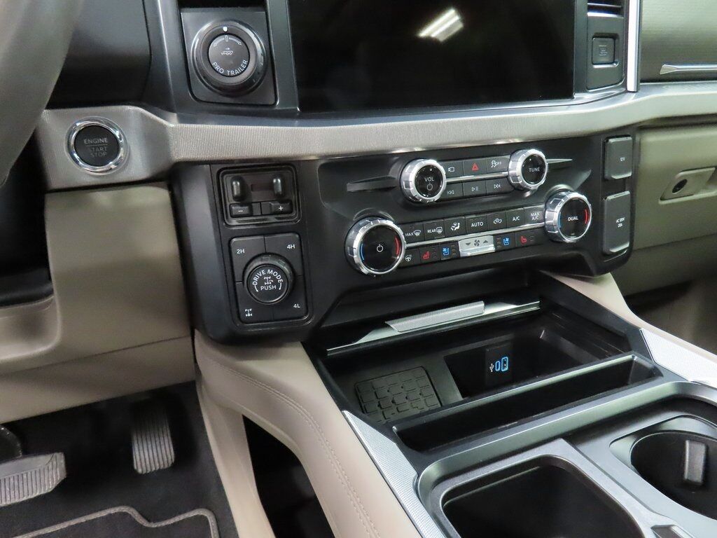 2025 Ford F-350 Super Duty 4x4 Crew Cab Platinum SRW Fond du Lac WI