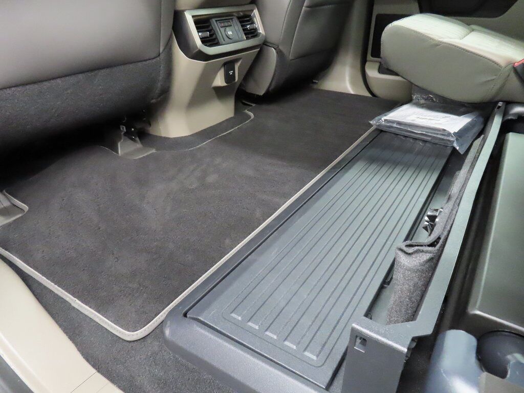 2025 Ford F-350 Super Duty 4x4 Crew Cab Platinum SRW Fond du Lac WI