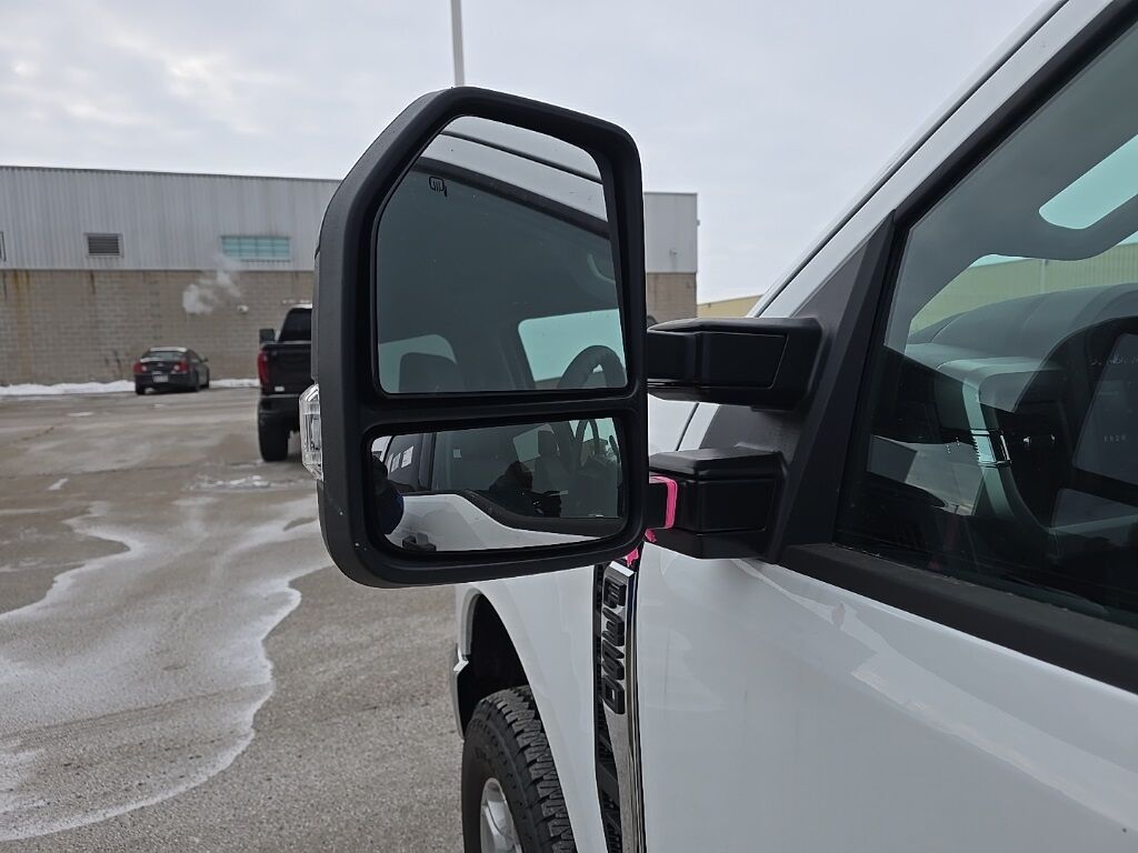 2025 Ford F-350 Super Duty 4x4 Crew Cab XLT SRW Fond du Lac WI