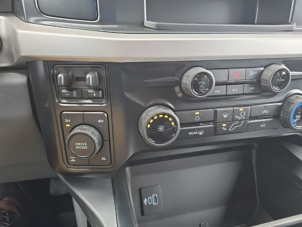 2025 Ford F-350 Super Duty 4x4 Crew Cab XLT SRW Fond du Lac WI