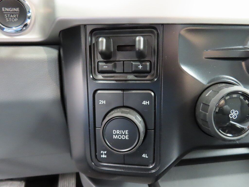 2025 Ford F-350 Super Duty 4x4 Crew Cab XLT SRW Fond du Lac WI