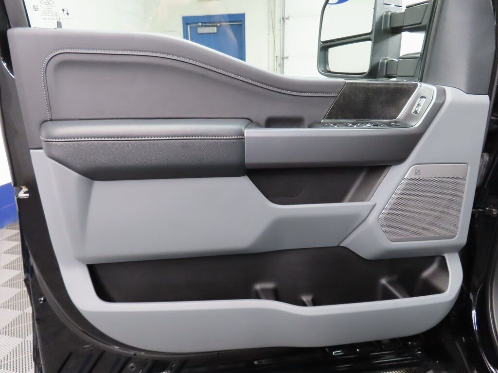 2025 Ford F-350 Super Duty 4x4 Crew Cab XLT SRW Fond du Lac WI