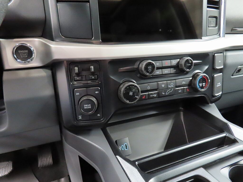 2025 Ford F-350 Super Duty 4x4 Crew Cab XLT SRW Fond du Lac WI