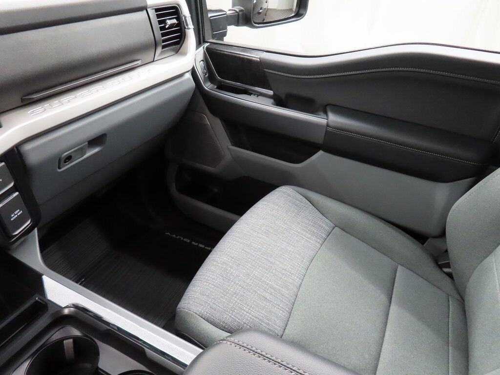 2025 Ford F-350 Super Duty 4x4 Crew Cab XLT SRW Fond du Lac WI