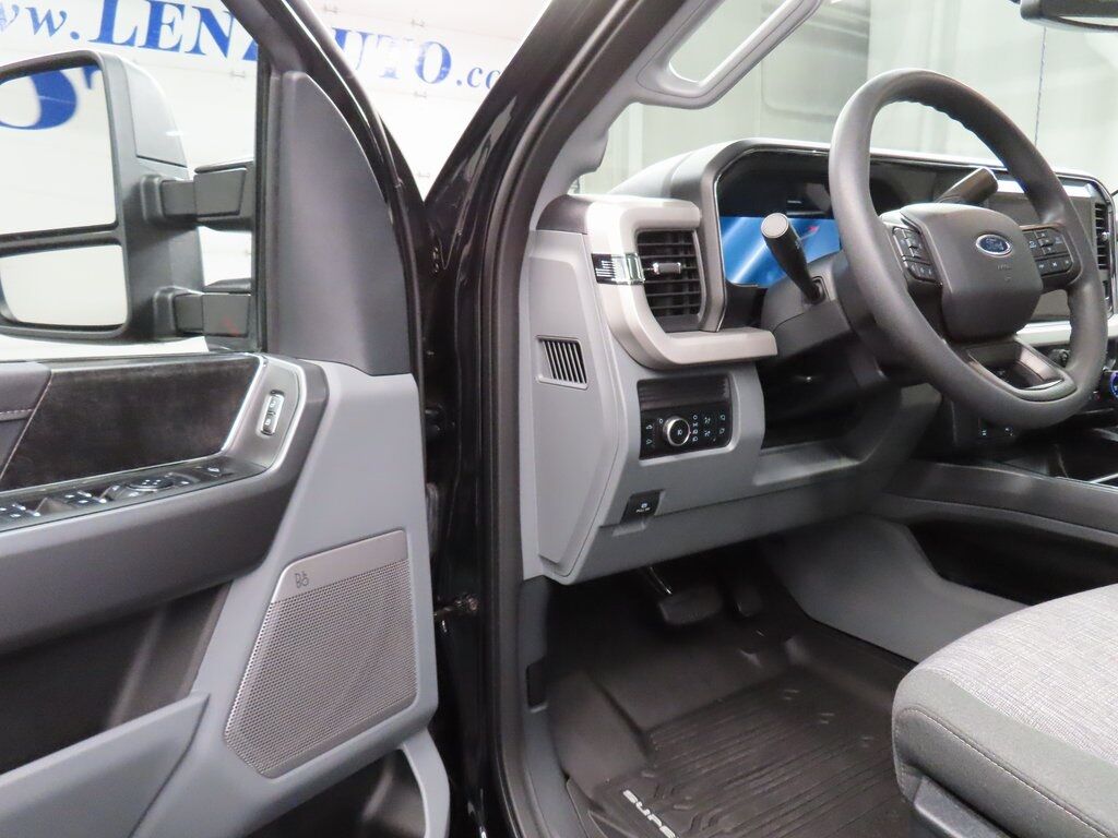 2025 Ford F-350 Super Duty 4x4 Crew Cab XLT SRW Fond du Lac WI