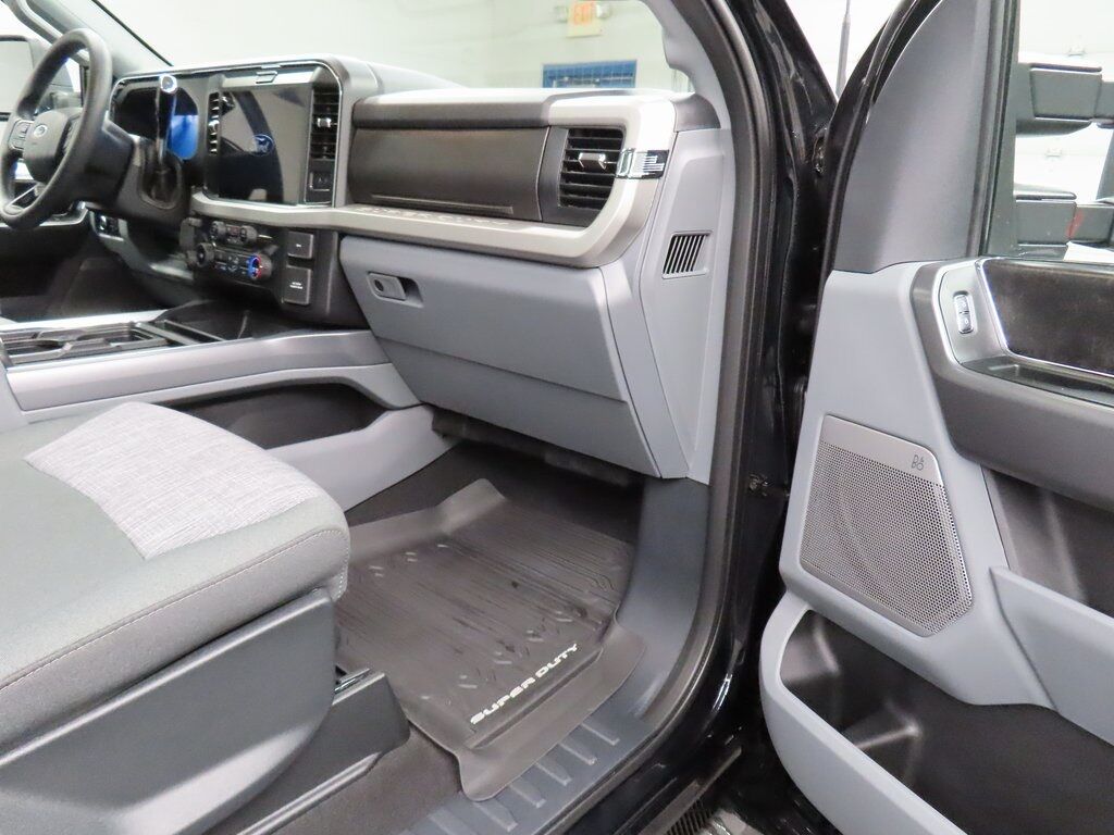 2025 Ford F-350 Super Duty 4x4 Crew Cab XLT SRW Fond du Lac WI