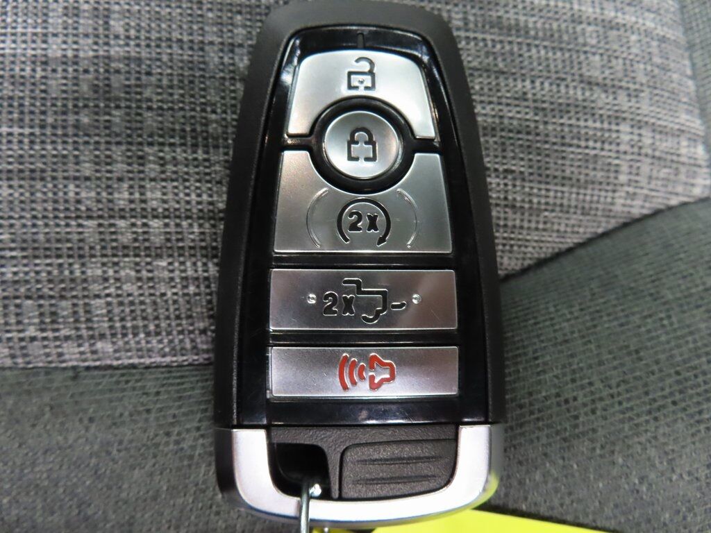 2025 Ford F-350 Super Duty 4x4 Crew Cab XLT SRW Fond du Lac WI