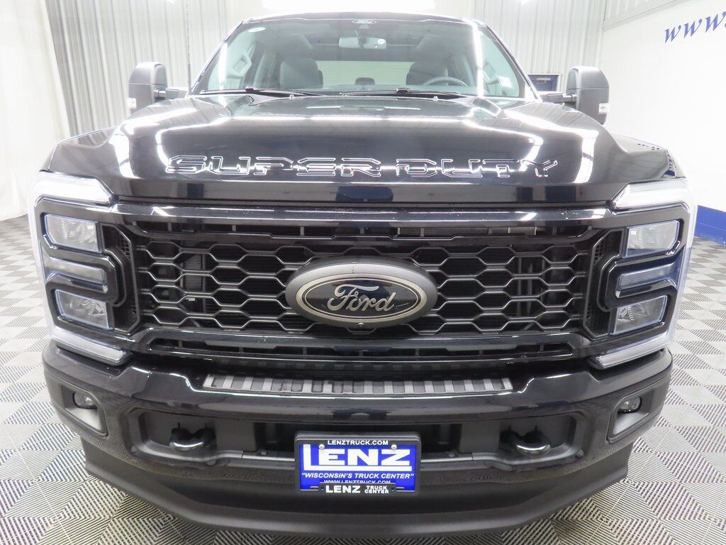 2025 Ford F-350 Super Duty 4x4 Crew Cab XLT SRW Fond du Lac WI
