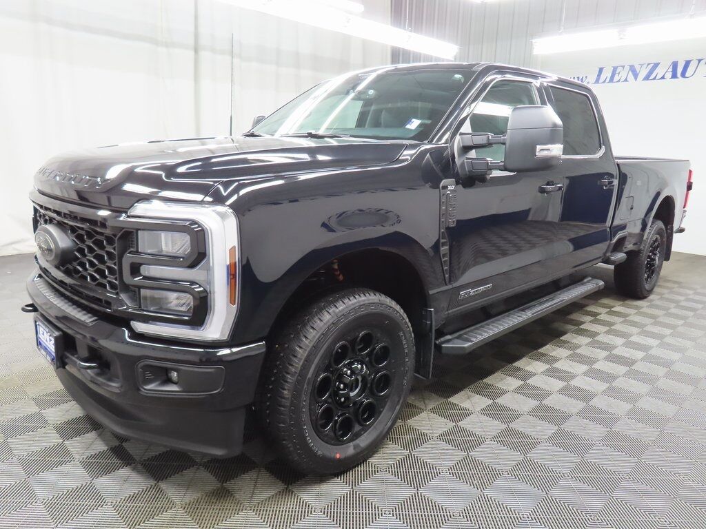 2025 Ford F-350 Super Duty 4x4 Crew Cab XLT SRW Fond du Lac WI