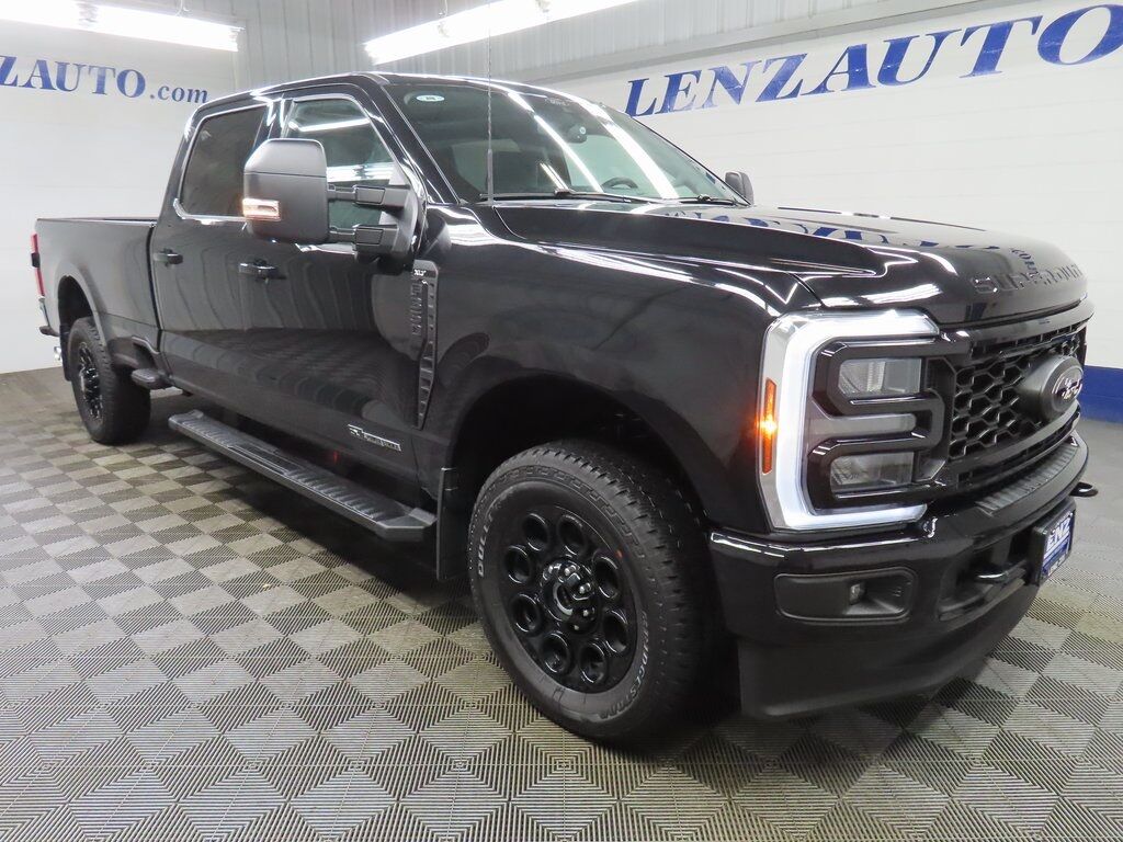 2025 Ford F-350 Super Duty 4x4 Crew Cab XLT SRW