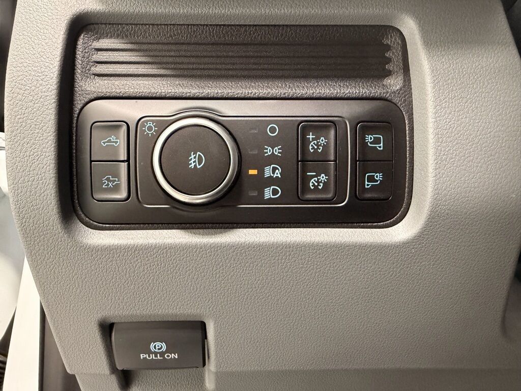 2025 Ford F-350 Super Duty 4x4 Crew Cab XLT SRW Minocqua WI