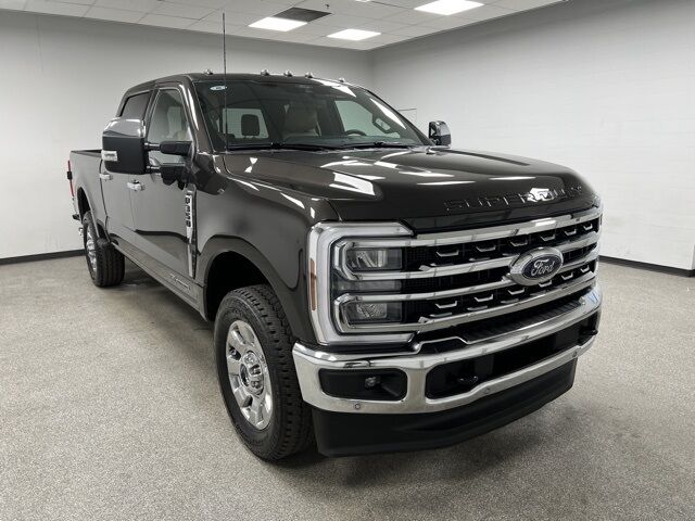 2025 Ford F-350SD Lariat