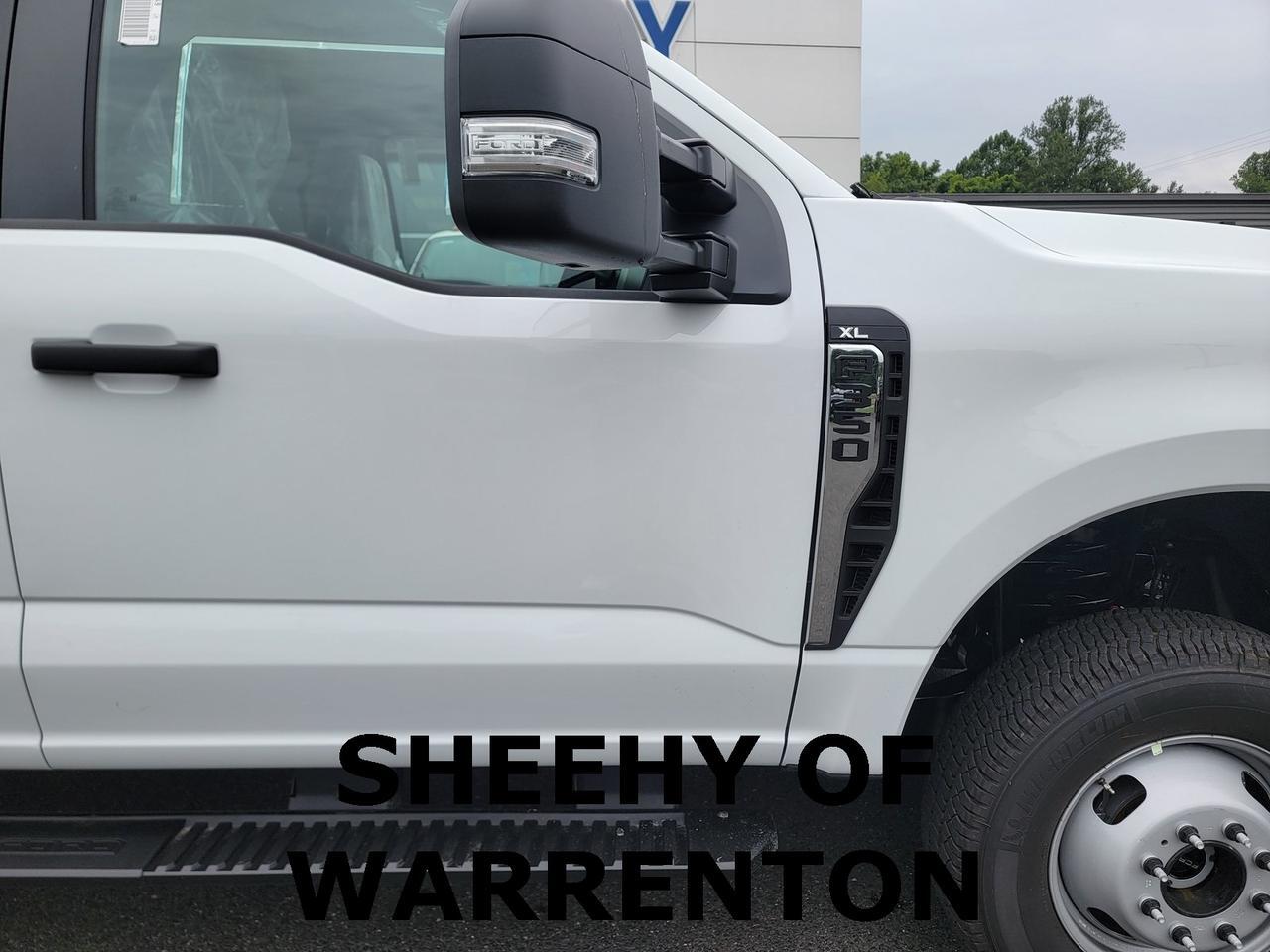 2025 Ford F-350SD XL SERVICE BODY Warrenton VA