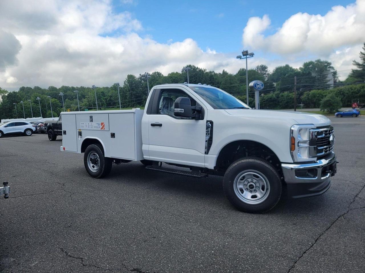 2025 Ford F-350SD XL SERVICE BODY Warrenton VA