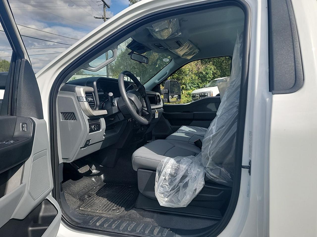 2025 Ford F-350SD XL SERVICE BODY Warrenton VA