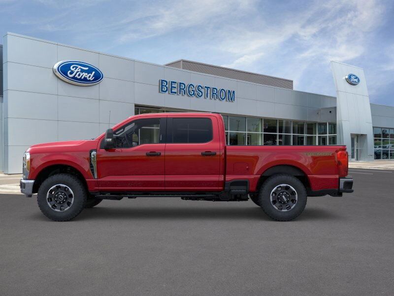 2025 Ford F-350SD XLT Green Bay WI