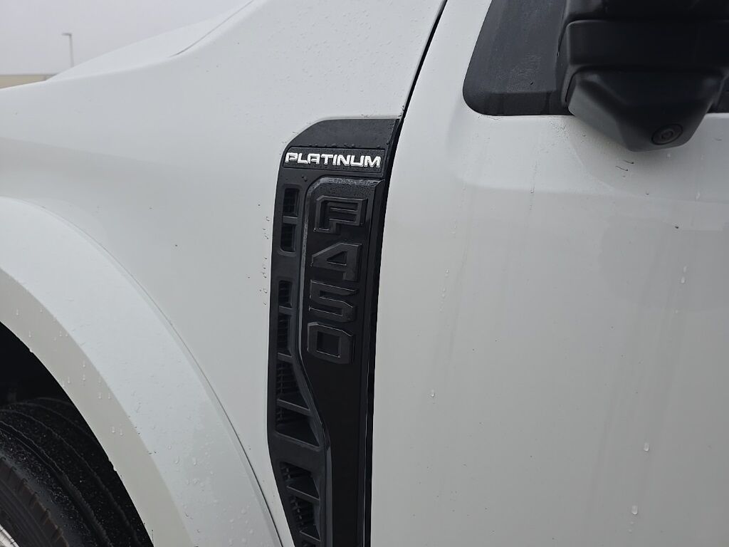 2025 Ford F-450 Super Duty 4x4 Crew Cab Platinum DRW Fond du Lac WI