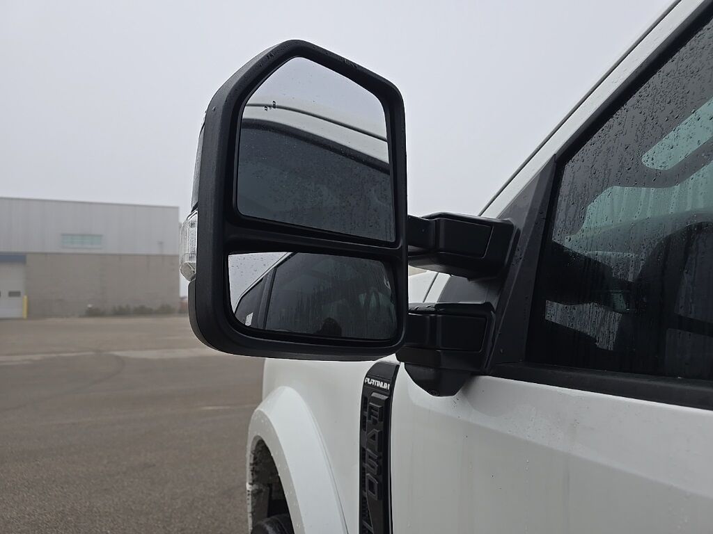 2025 Ford F-450 Super Duty 4x4 Crew Cab Platinum DRW Fond du Lac WI
