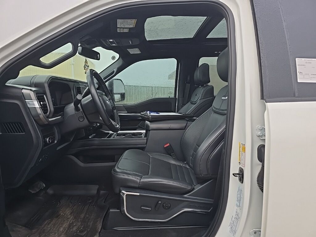 2025 Ford F-450 Super Duty 4x4 Crew Cab Platinum DRW Fond du Lac WI