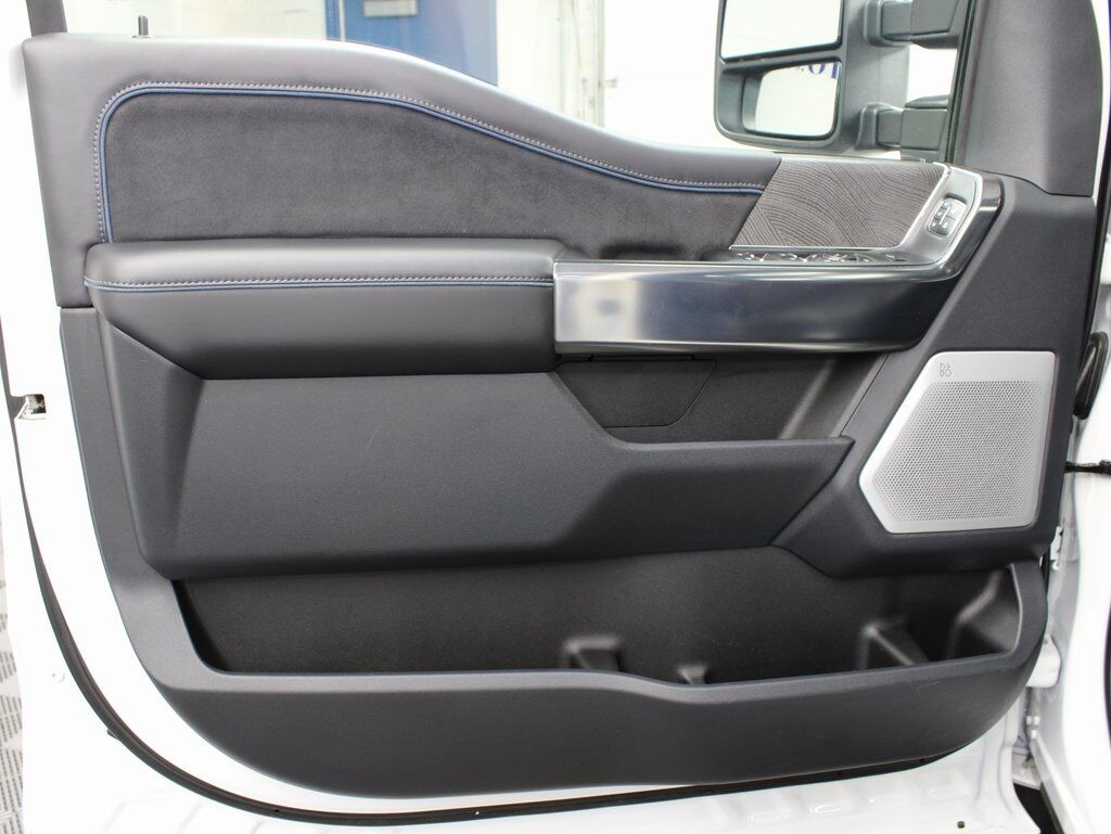 2025 Ford F-450 Super Duty 4x4 Crew Cab Platinum DRW Fond du Lac WI